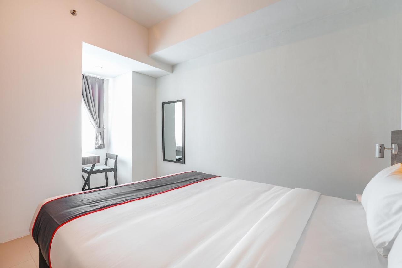 Super Oyo Collection O 16 Vittoria Residence Jakarta Luaran gambar