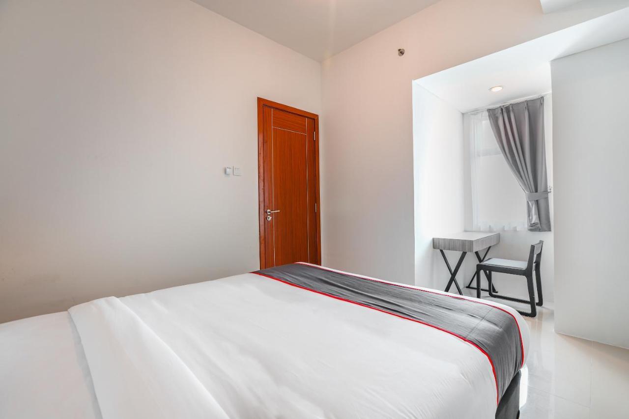Super Oyo Collection O 16 Vittoria Residence Jakarta Luaran gambar