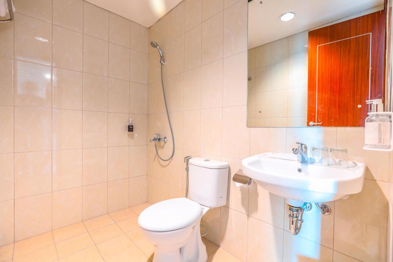 Super Oyo Collection O 16 Vittoria Residence Jakarta Luaran gambar
