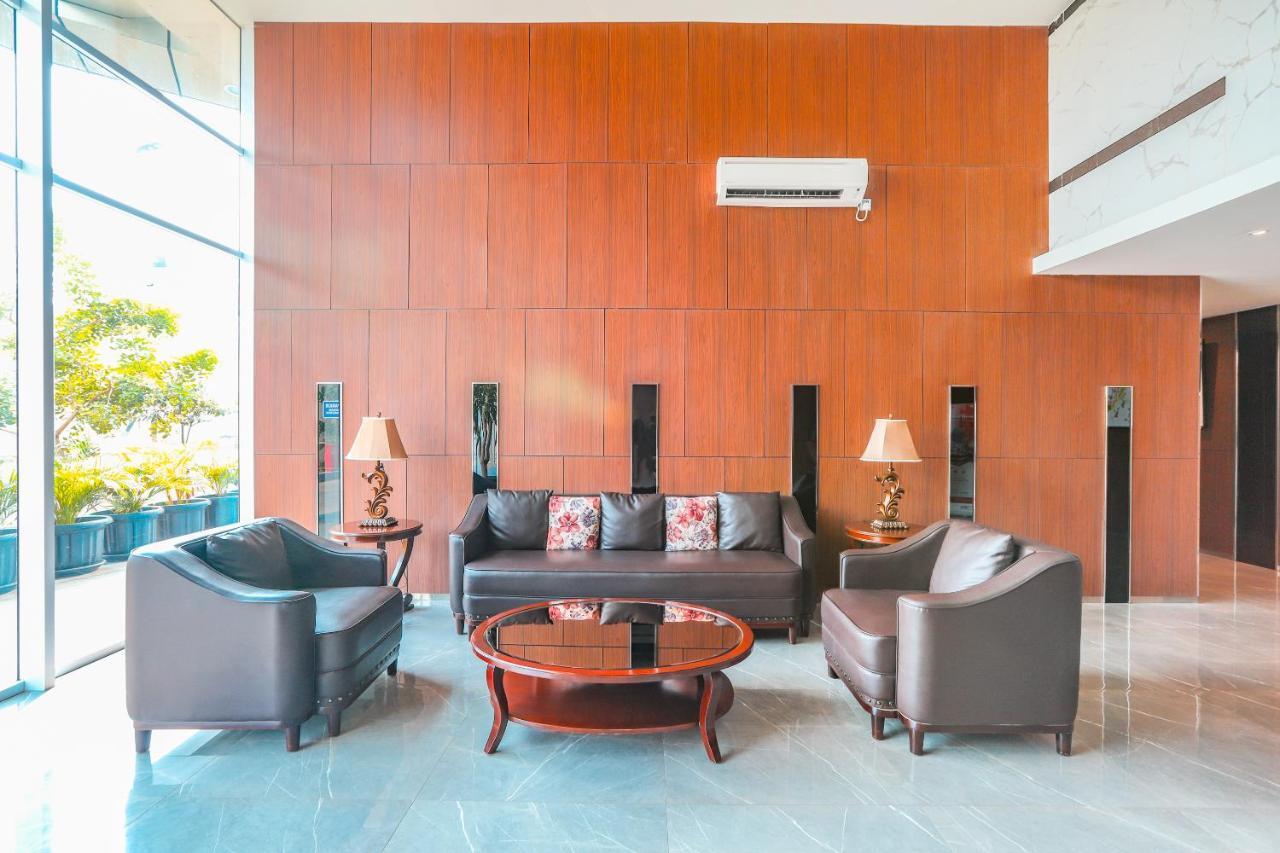 Super Oyo Collection O 16 Vittoria Residence Jakarta Luaran gambar