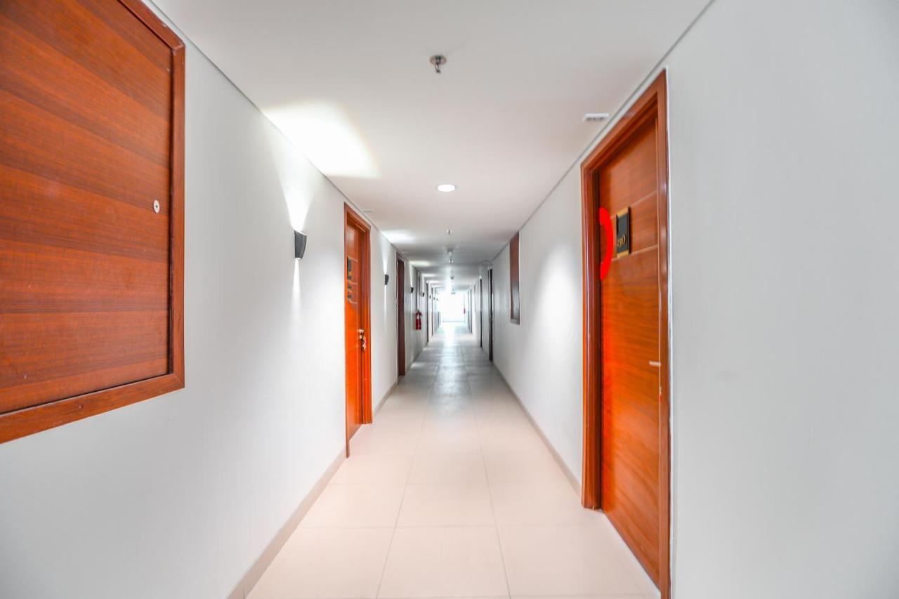 Super Oyo Collection O 16 Vittoria Residence Jakarta Luaran gambar
