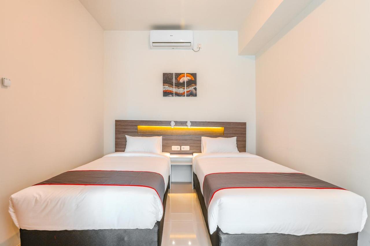 Super Oyo Collection O 16 Vittoria Residence Jakarta Luaran gambar