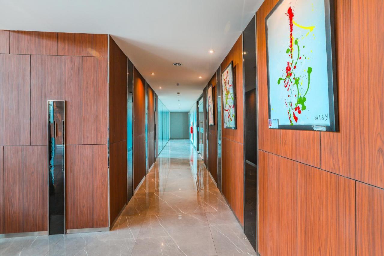 Super Oyo Collection O 16 Vittoria Residence Jakarta Luaran gambar