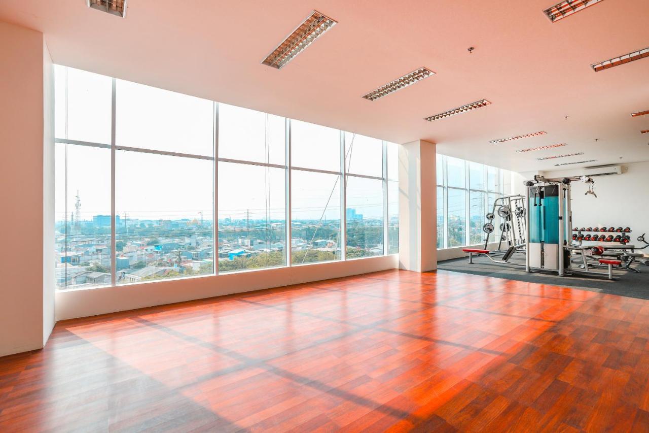 Super Oyo Collection O 16 Vittoria Residence Jakarta Luaran gambar